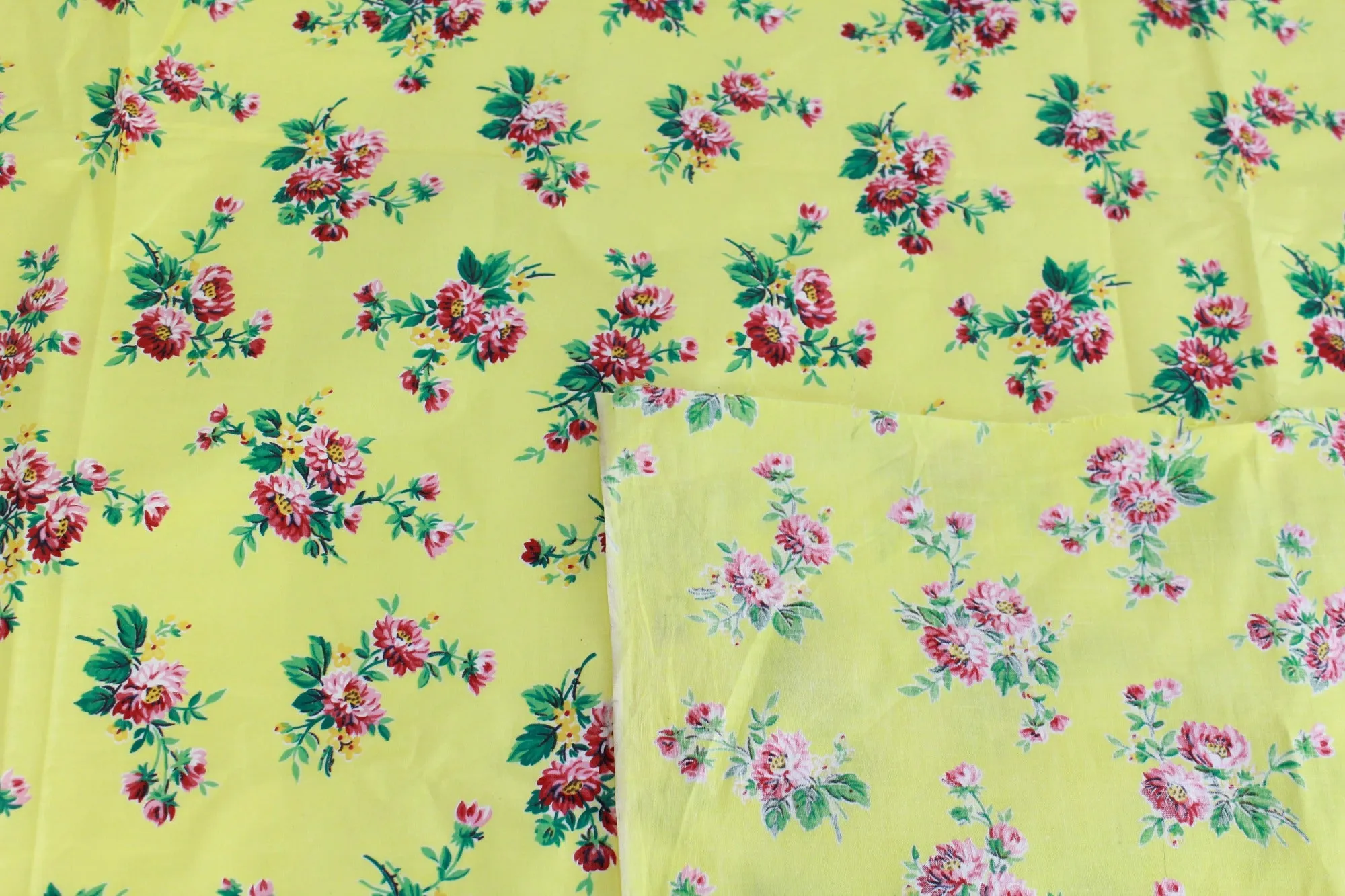 1950s Yellow Pink Floral Print Polished Cotton Fabric, 8.19 Yards