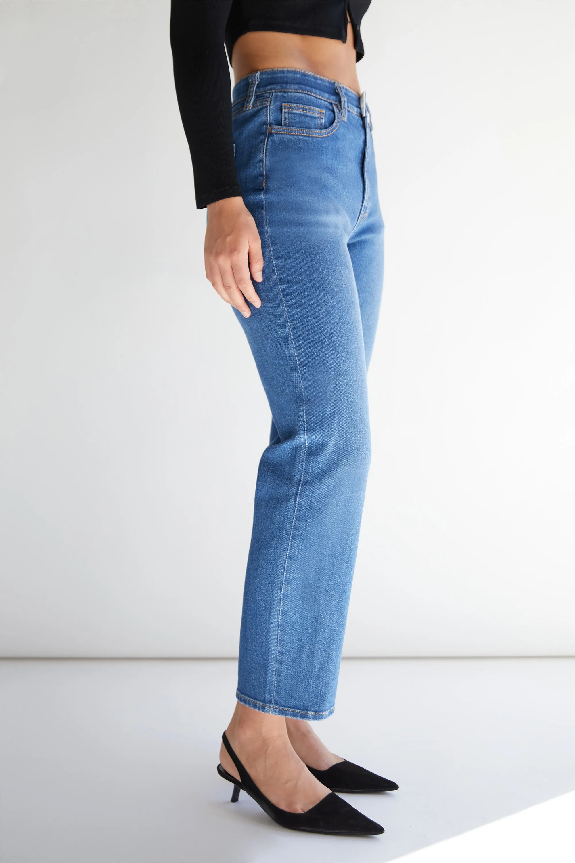 TAPERED JEAN WITH ELASTICATED WAIST