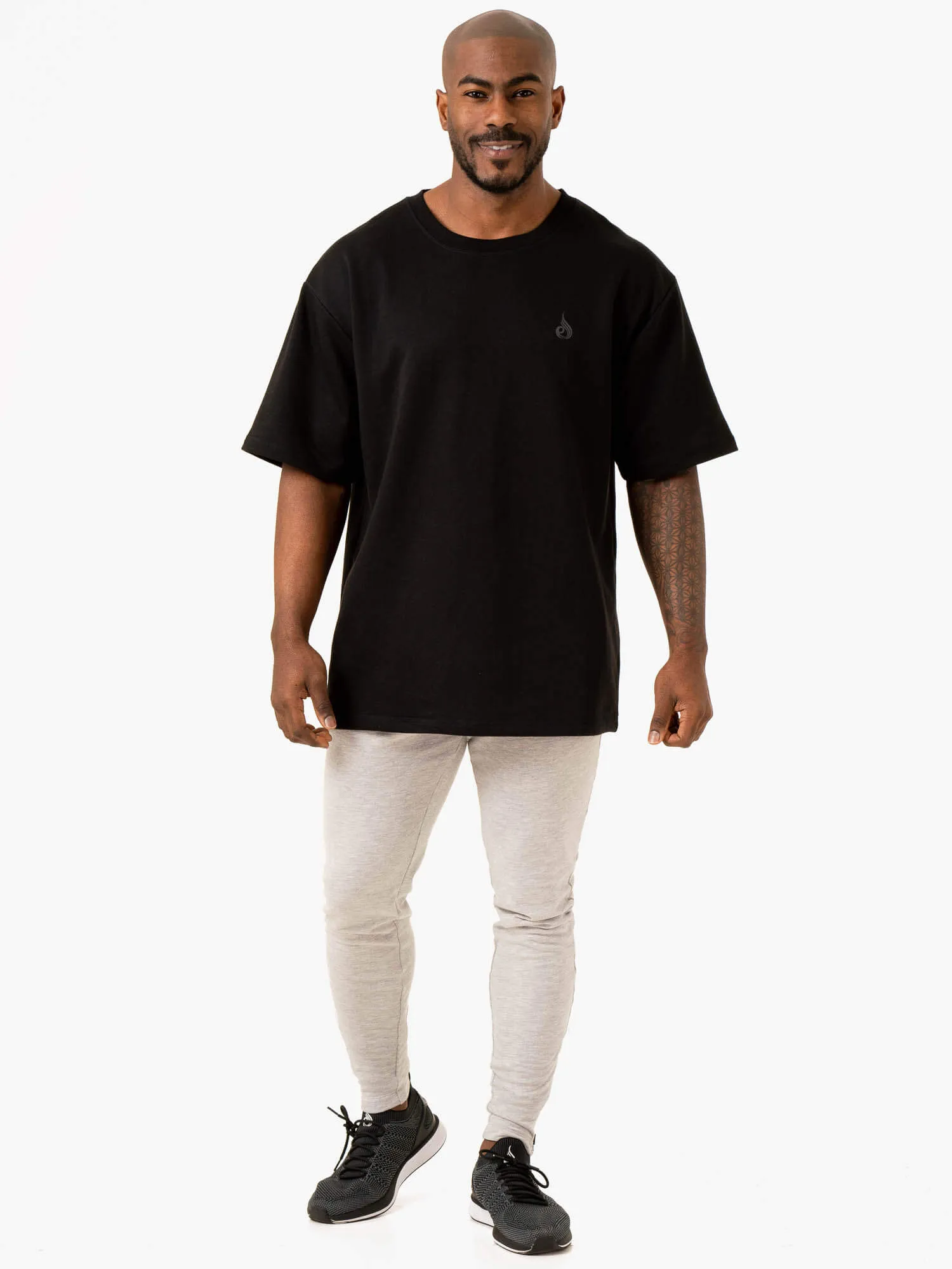 Throwback Oversized Fleece T-Shirt - Black